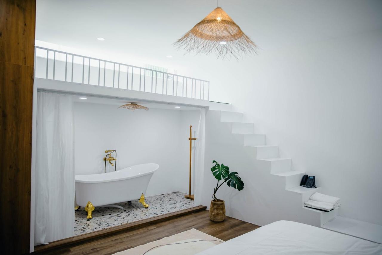 Pisces Hotel Хуе Екстериор снимка