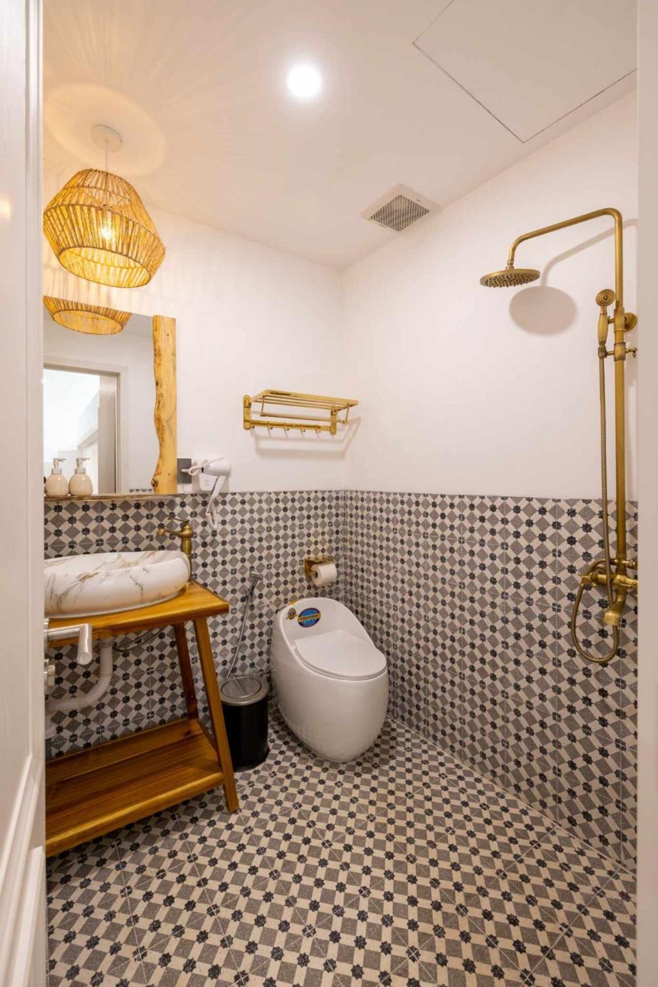 Pisces Hotel Хуе Екстериор снимка
