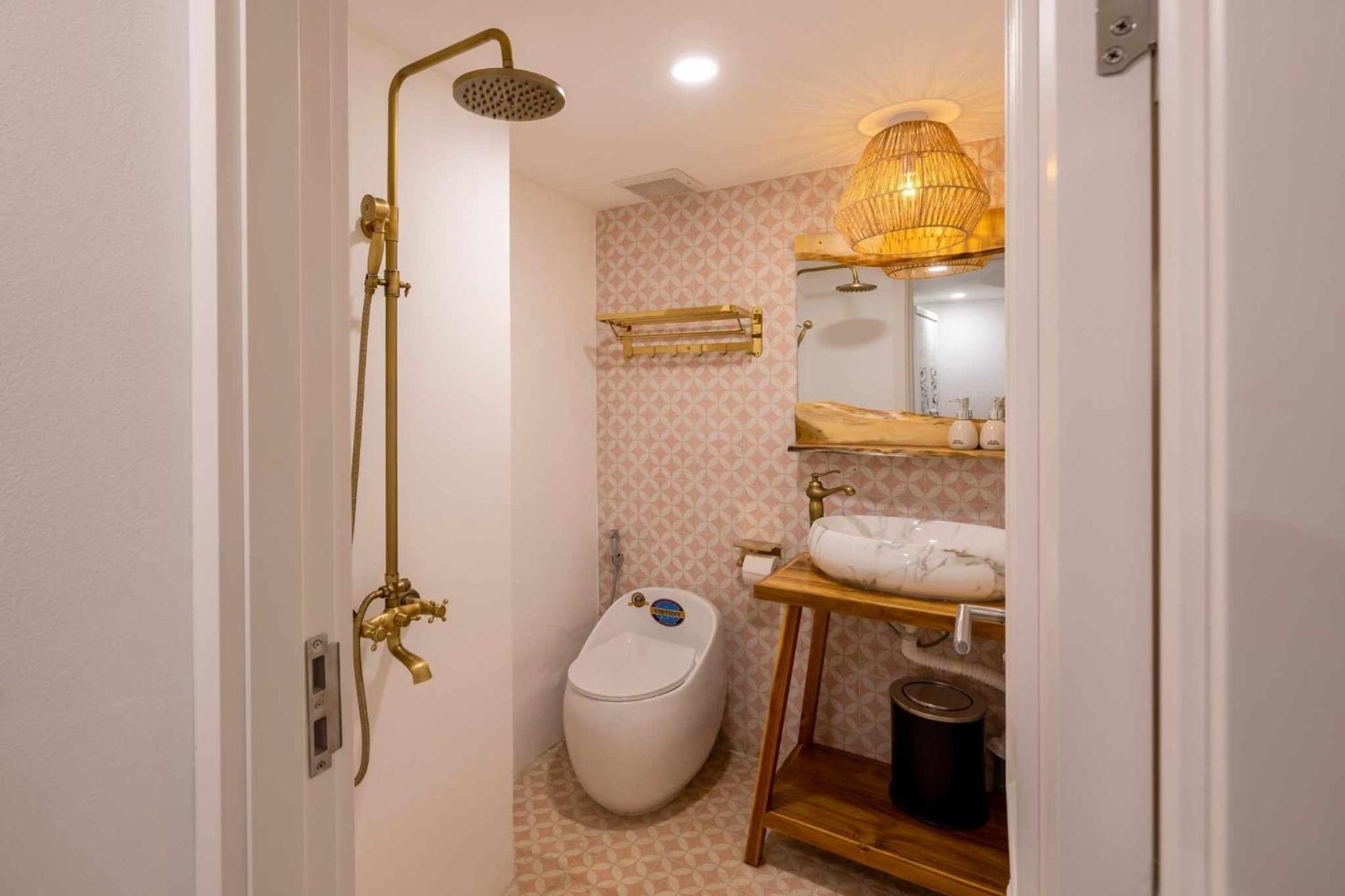 Pisces Hotel Хуе Екстериор снимка